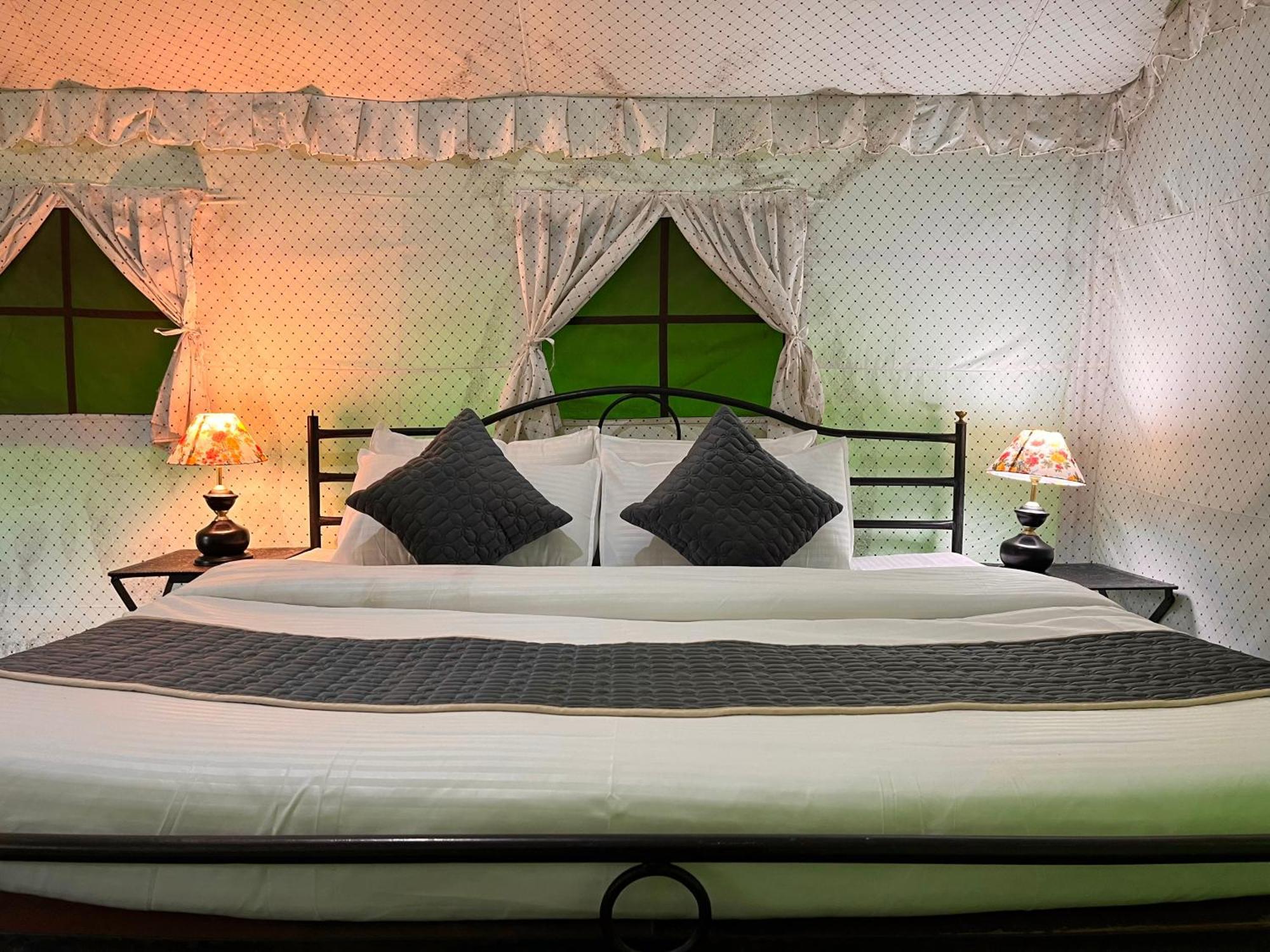 Himalayan Riverside Swiss Cottage Tents, Manali 外观 照片