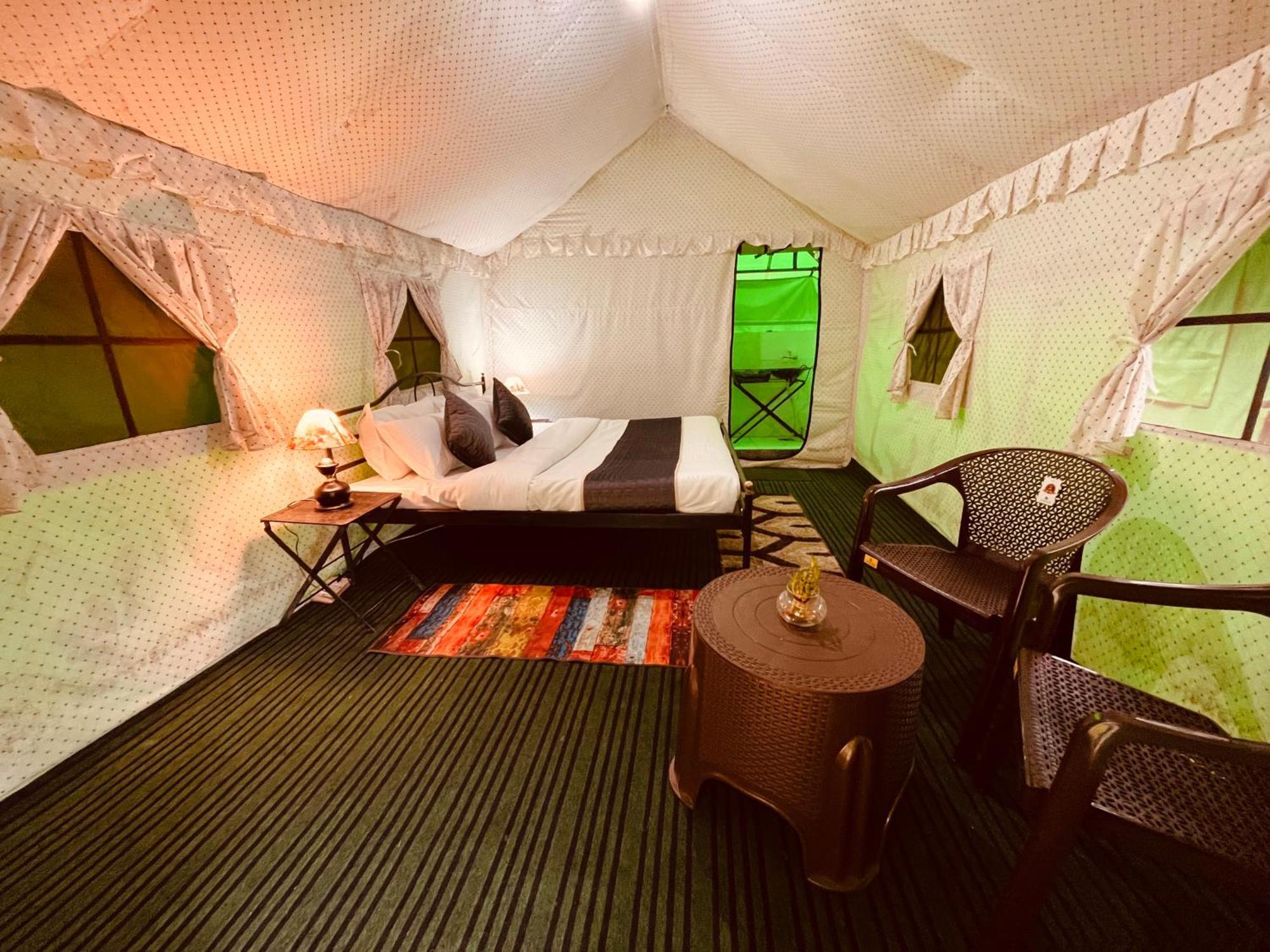 Himalayan Riverside Swiss Cottage Tents, Manali 外观 照片