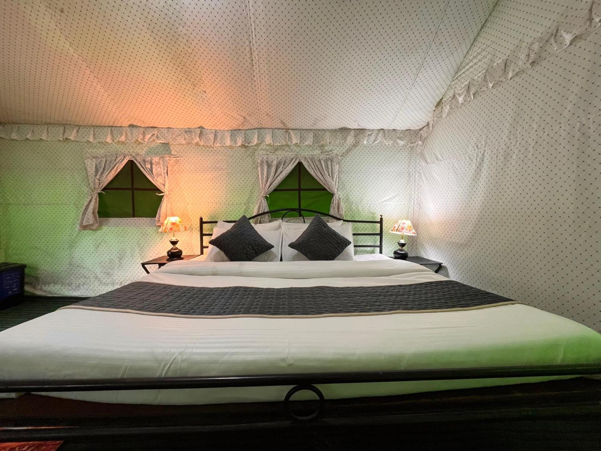 Himalayan Riverside Swiss Cottage Tents, Manali 外观 照片